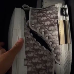 Dior b 23, brand new never worn. Price is negotiable make an offer.